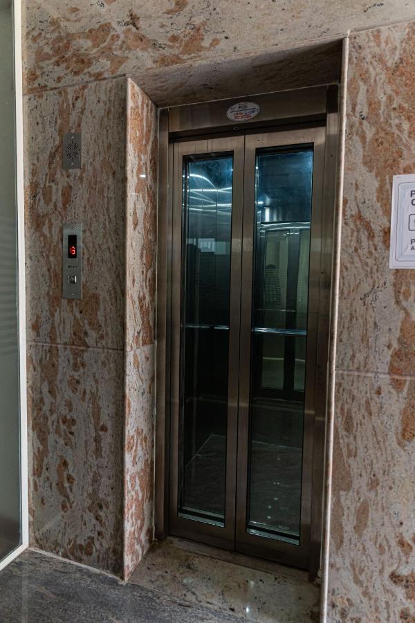 Hotel Mookambika Comforts ティルパティ エクステリア 写真